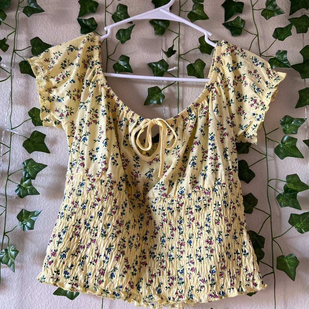 Off the Shoulder Yellow Crop-Top